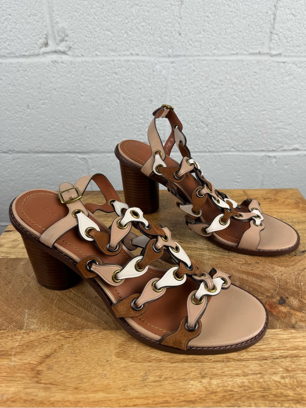 Coach Leather Grommet Block Heel Sandals Size 10 / EUR 40.5